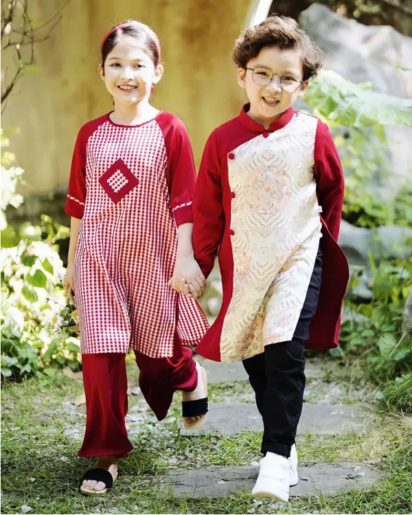 7 mẫu áo dài Tết siêu xinh -Phối đồ với áo dài Tết hứng lì xì mỏi tay