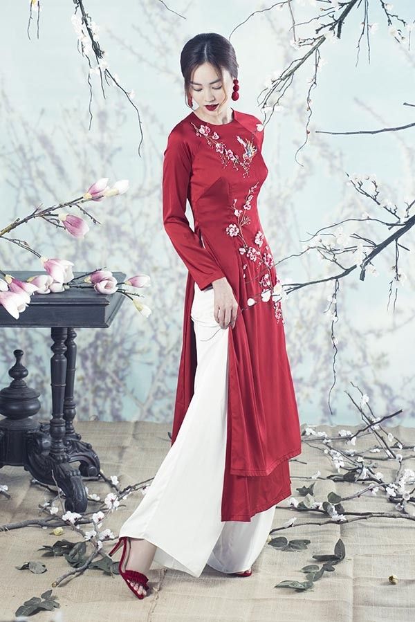 7 mẫu áo dài Tết siêu xinh -Phối đồ với áo dài Tết hứng lì xì mỏi tay