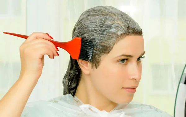 10 bước duỗi tóc tại nhà đơn giản ai cũng làm được