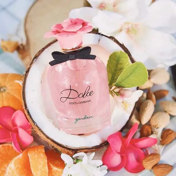 Top 9 chai nước hoa mùi hoa sứ rất thơm cho phái nữ