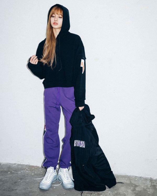 Top 6 phong cách thời trang của Lisa Blackpink lộng lẫy và cool ngầu 12