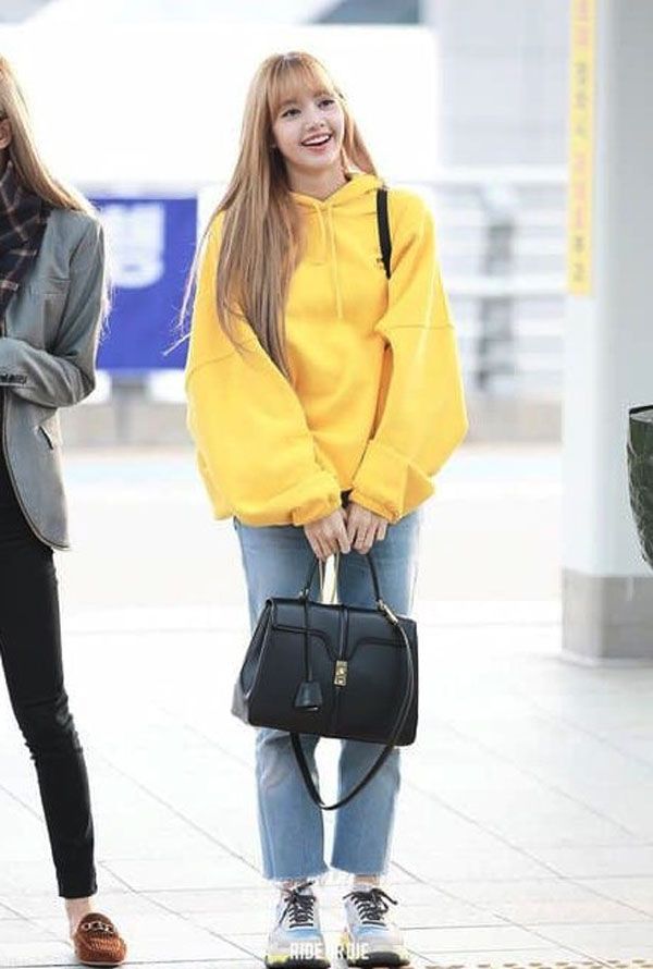 Top 6 phong cách thời trang của Lisa Blackpink lộng lẫy và cool ngầu 16