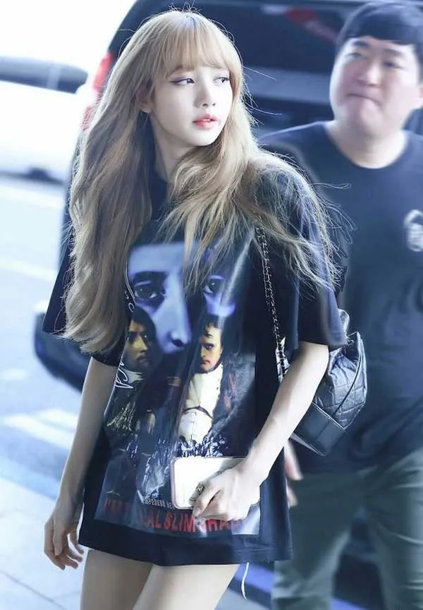 Top 6 phong cách thời trang của Lisa Blackpink lộng lẫy và cool ngầu 20