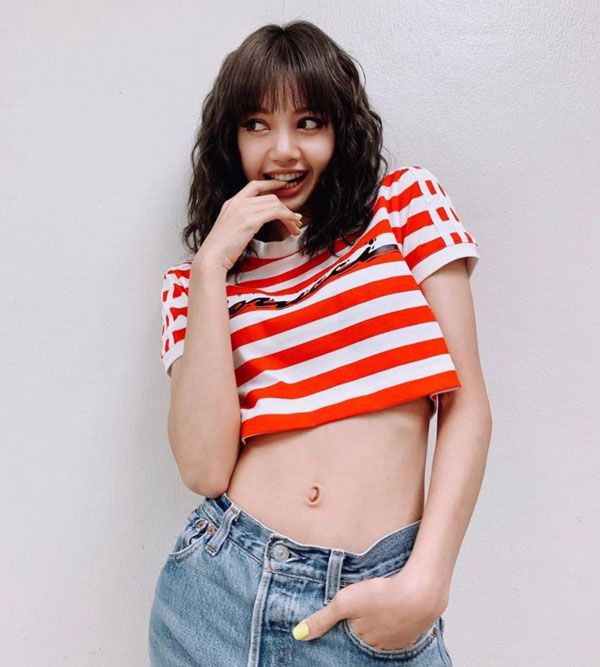 Top 6 phong cách thời trang của Lisa Blackpink lộng lẫy và cool ngầu 5