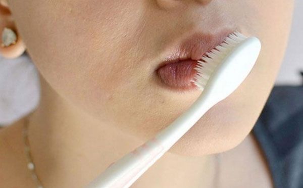 Top 10 cách tẩy tế bào chết môi căng bóng tại nhà