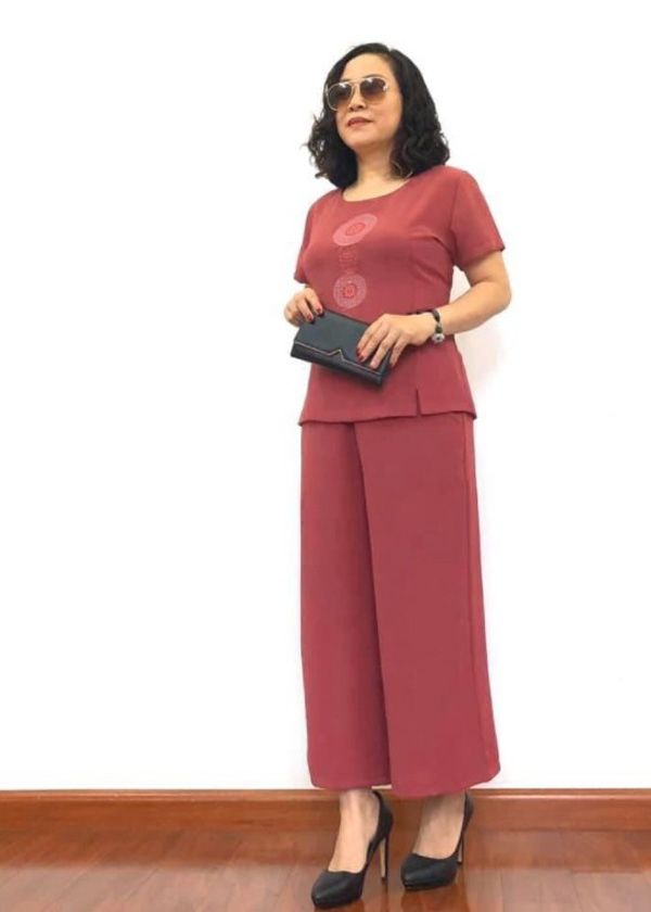 Top 6 xu hướng thời trang tuổi trung niên u50 quý phái và trẻ trung