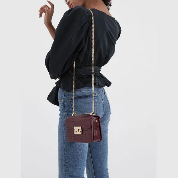 Top 10 túi xách Charles & Keith dây xích được yêu rất thích