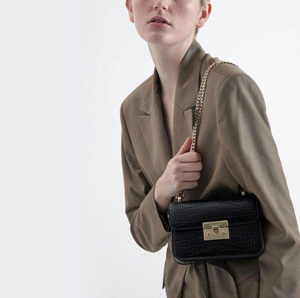 Top 10 túi xách Charles & Keith dây xích được yêu rất thích