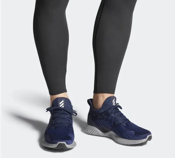Top 13 mẫu giày đánh cầu lông Adidas êm chân đáng mua 2025
