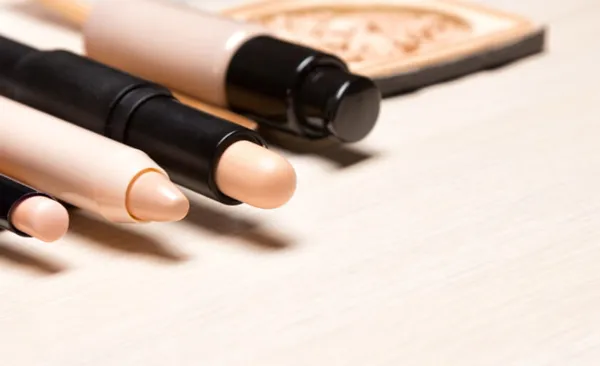 Concealer là gì? Review 9 loại Concealer che phủ chất lượng tốt cho da nhiều khuyết điểm