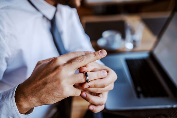 13 mẫu nhẫn nam vàng 18k vô cùng đẹp - Cách nhận biết vàng thật