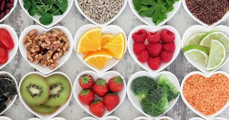 Chế độ ăn uống cho da bị mụn: Nên ăn gì và không ăn gì?