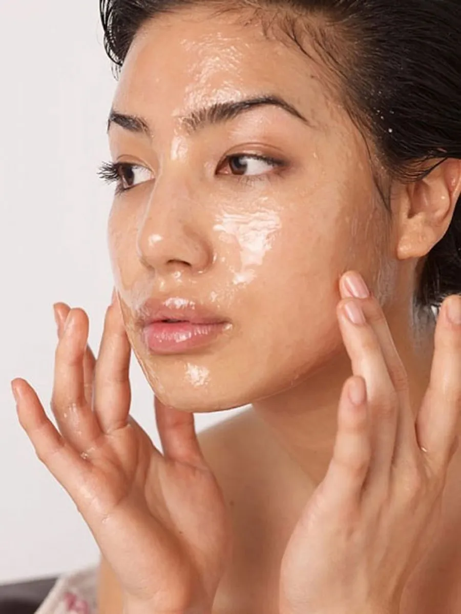 Top 10 dầu tẩy trang cho da dầu mụn nhạy cảm chất lượng tốt hiện nay