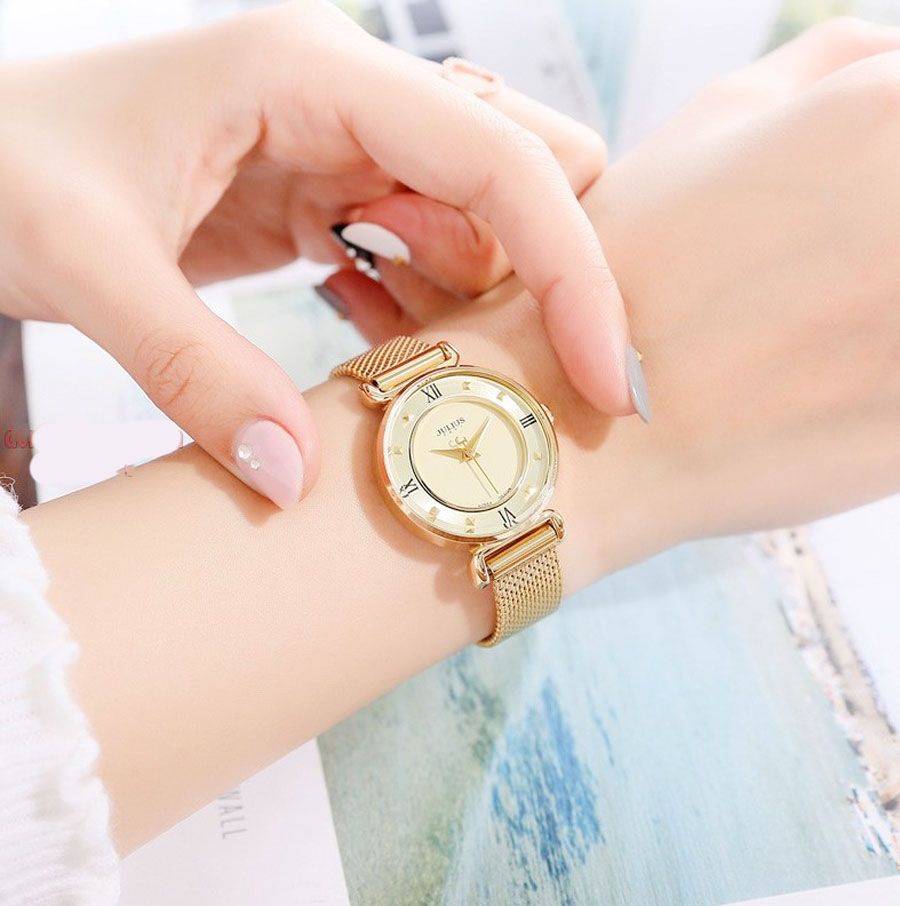 Top 9 đồng hồ mạ vàng cho nữ sang chảnh hiện nay