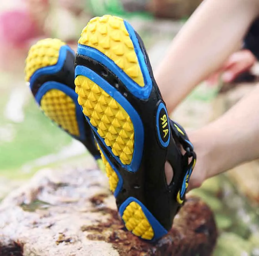 Top 11 giày leo núi nữ chống trơn, chống nước dành cho dân phượt