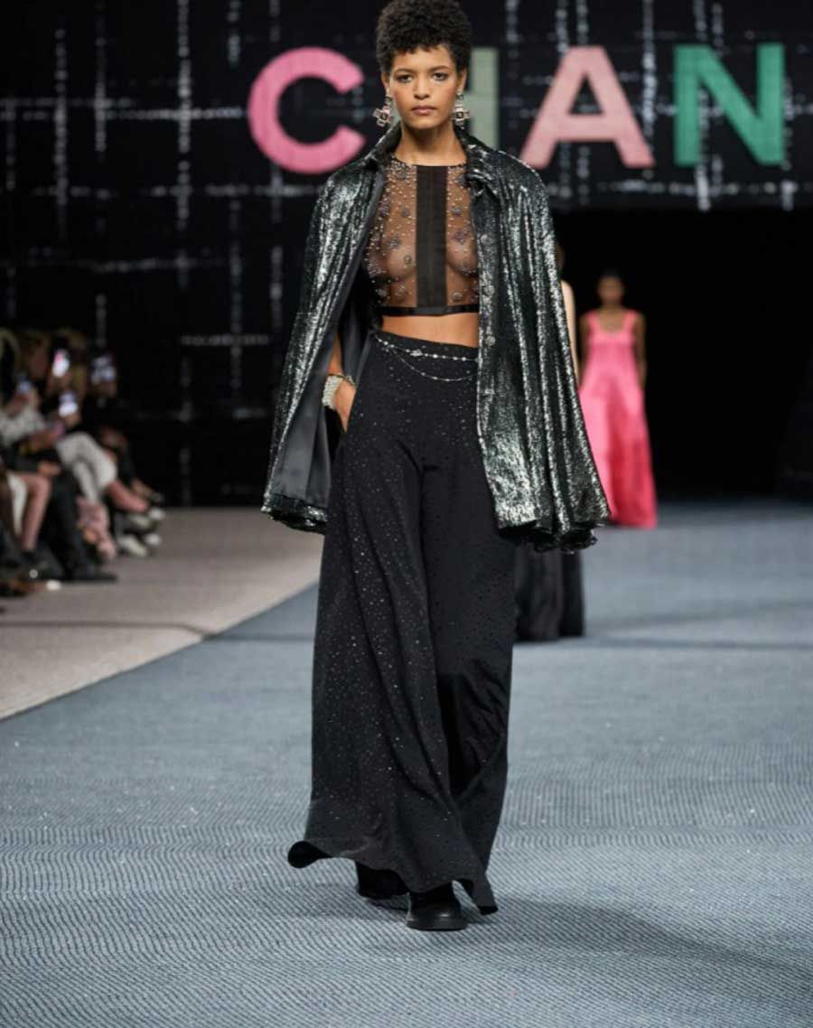 Show thời trang Chanel thu đông 2022: Coco và người tình vải tweed 13