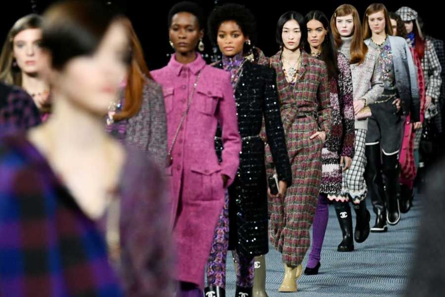 Show thời trang Chanel thu đông 2022: Coco và người tình vải tweed 1