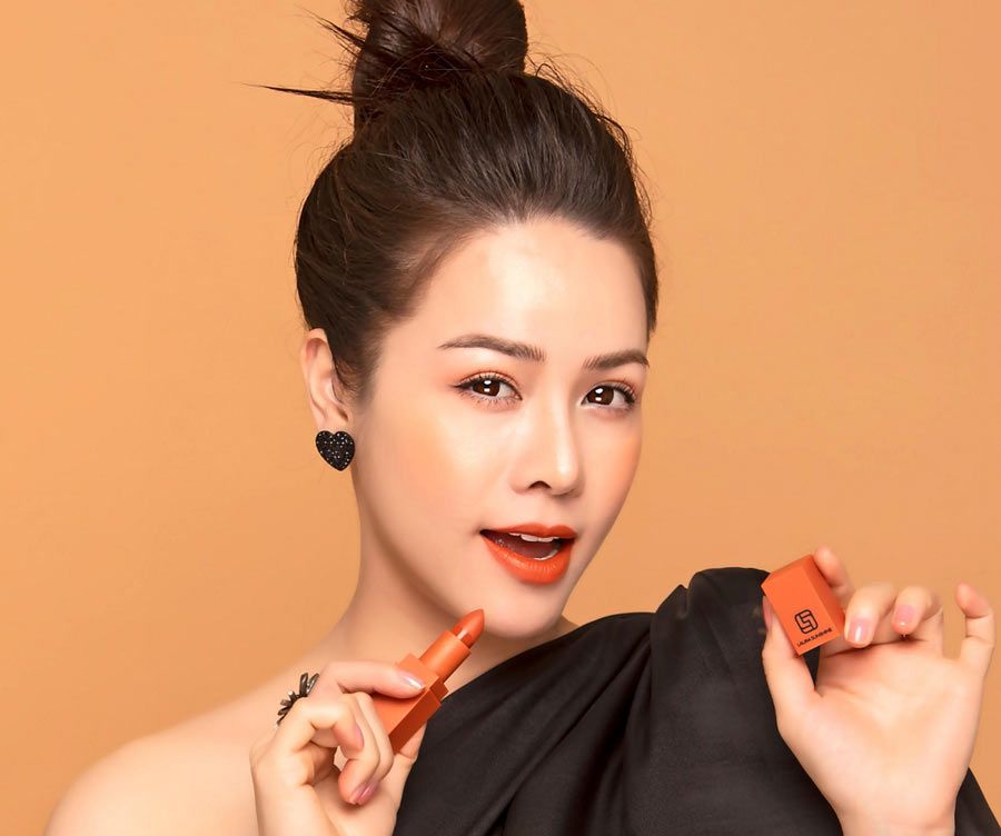 Top 11 thỏi son màu cà rốt đẹp lạ siêu tôn da cho nàng - 1