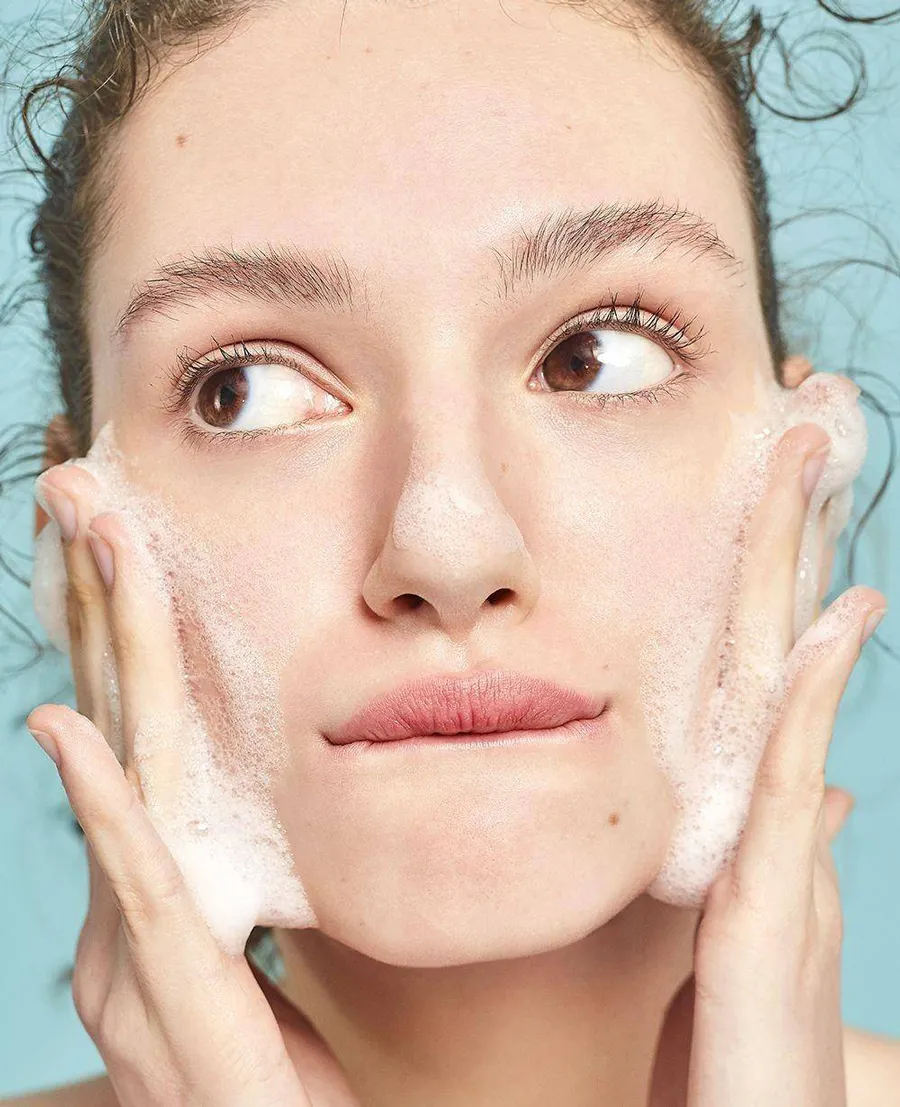 Review 2 loại sữa rửa mặt Lancôme đang hot rần rần bạn đã biết chưa?