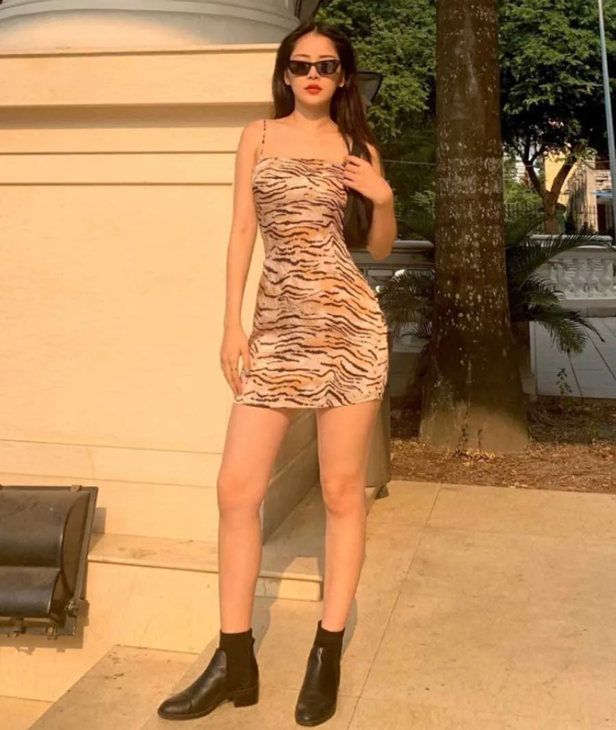 7 Cách tạo dáng chụp ảnh với váy body sexy và nổi bật