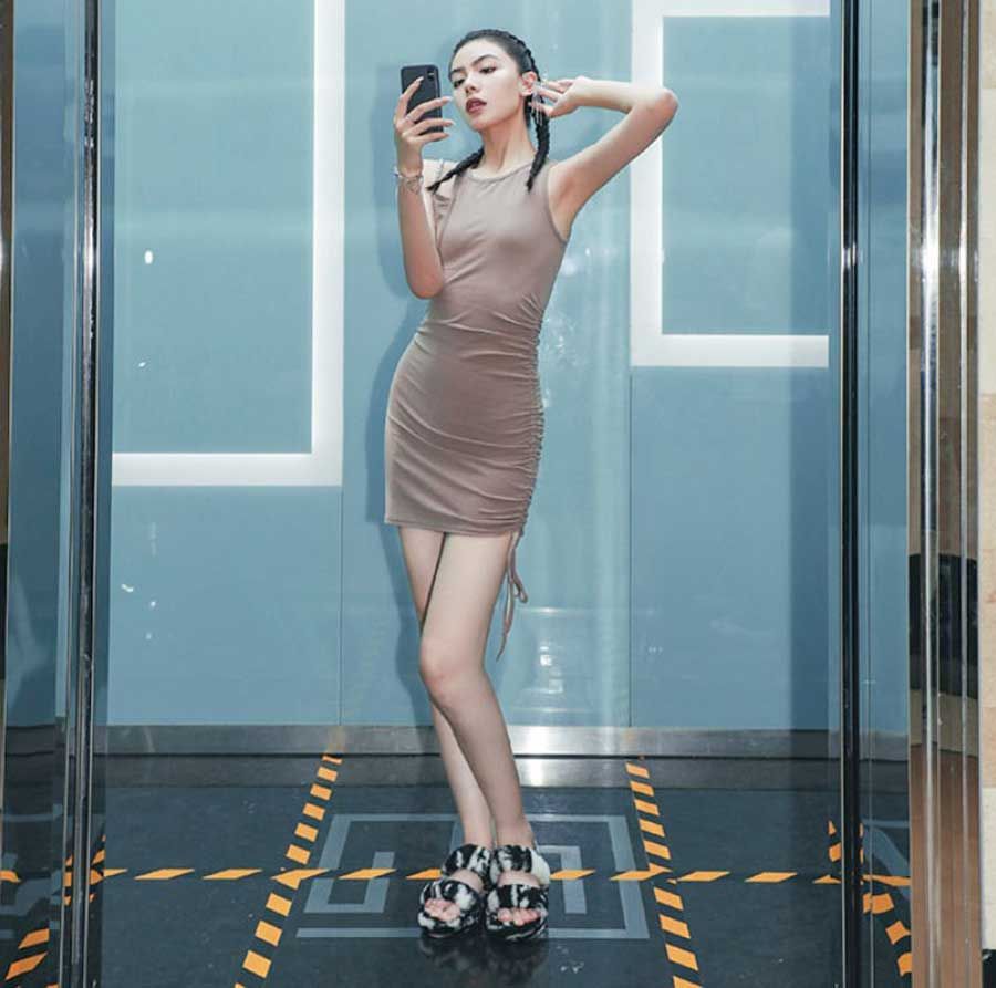 7 Cách tạo dáng chụp ảnh với váy body sexy và nổi bật