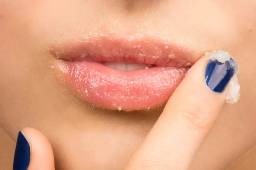 Vì sao son lên môi không đúng màu? 5 bước tô son lên màu chuẩn đẹp