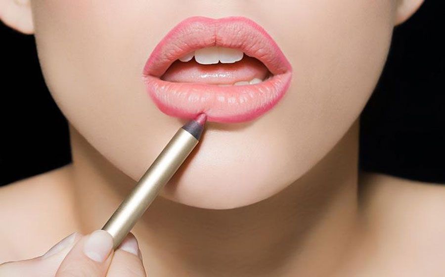 Vì sao son lên môi không đúng màu? 5 bước tô son lên màu chuẩn đẹp