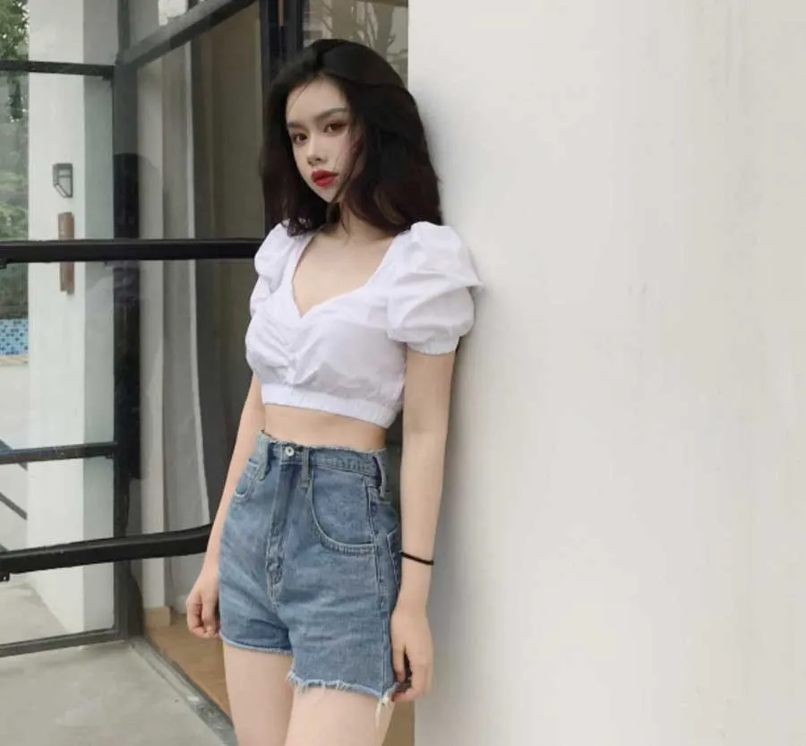 Top 11 áo croptop kiểu Hàn Quốc các nàng thích mê