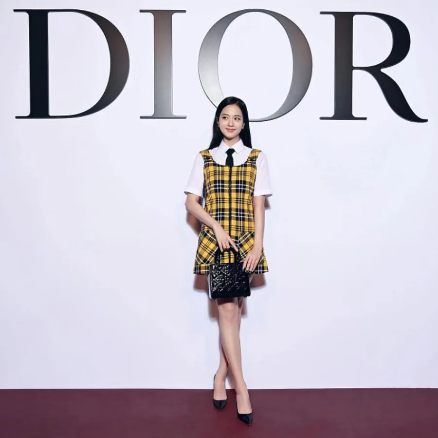 Bộ sưu tập Dior Fall 2025: Sự kiêu kỳ của những cô nàng cá tính