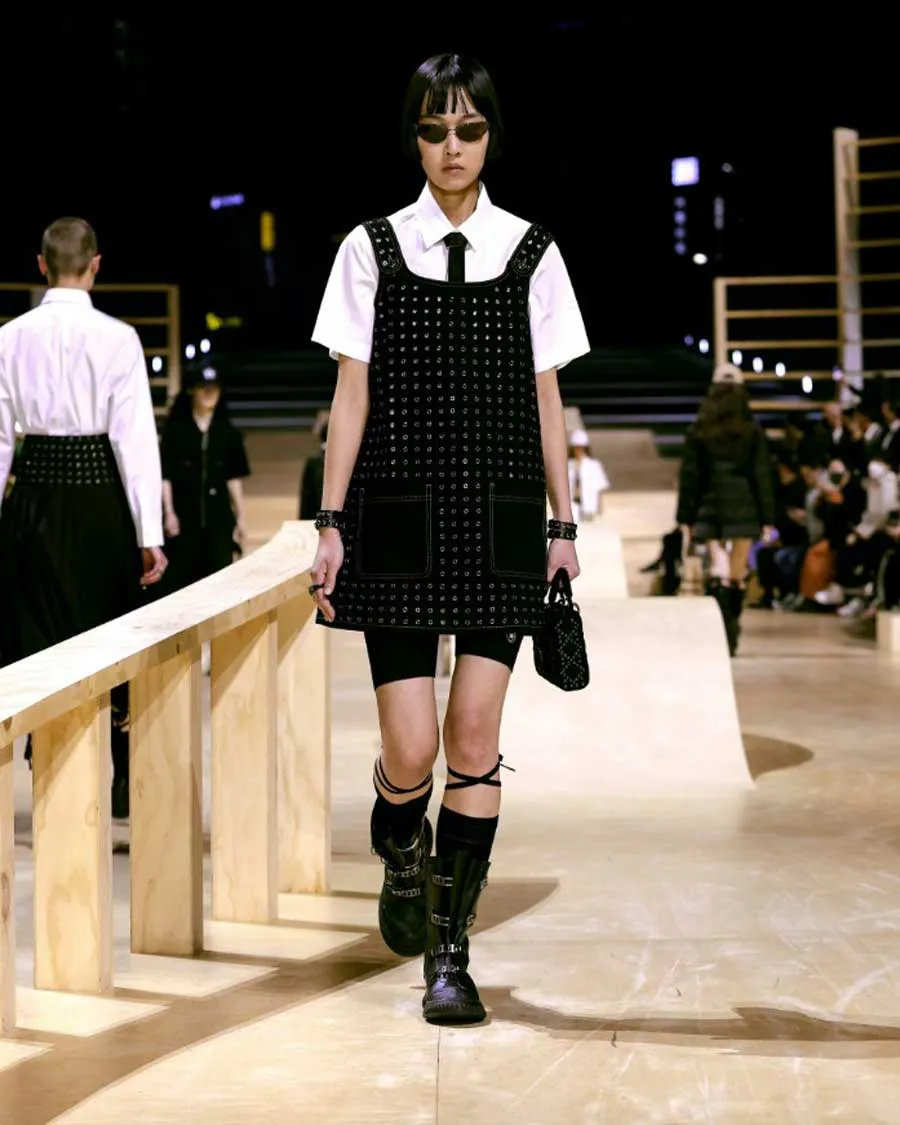 Bộ sưu tập Dior Fall 2025: Sự kiêu kỳ của những cô nàng cá tính