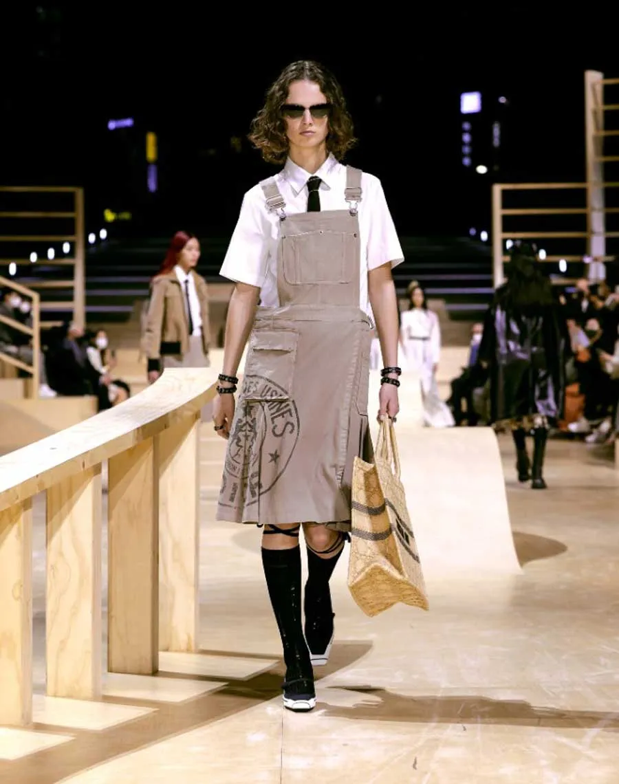 Bộ sưu tập Dior Fall 2025: Sự kiêu kỳ của những cô nàng cá tính