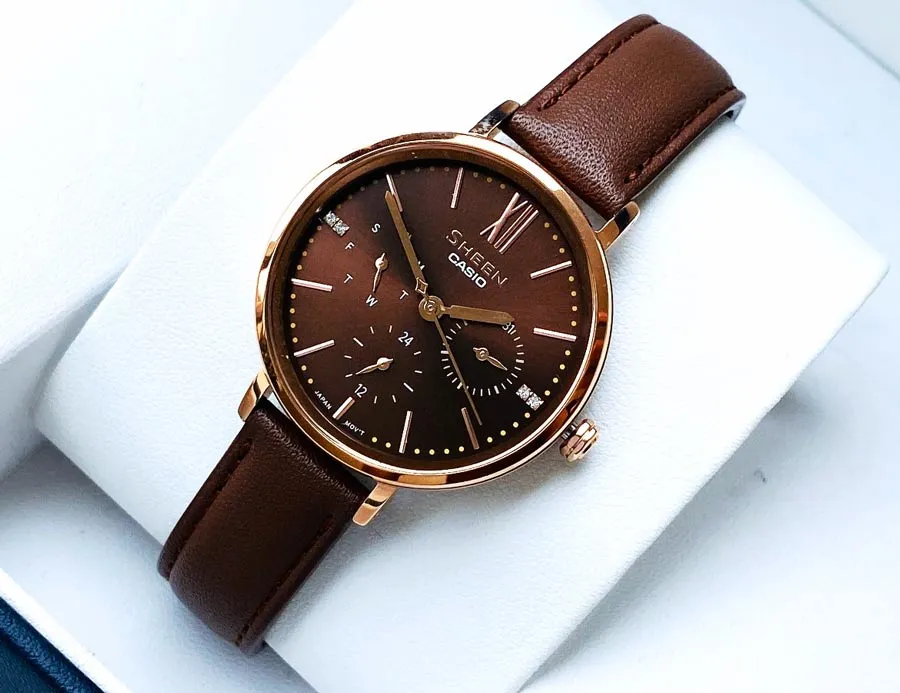 Tay nhỏ đeo đồng hồ nào đẹp? 5 mẫu đồng hồ bán chạy cho nàng tay nhỏ - 4