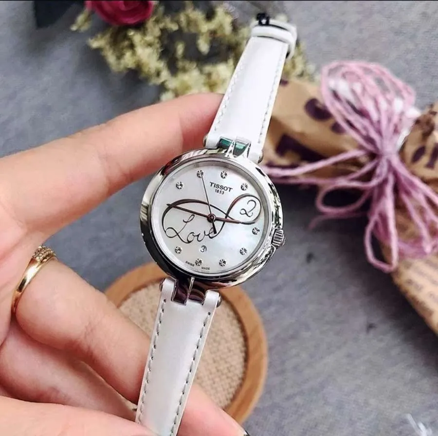 Tay nhỏ đeo đồng hồ nào đẹp? 5 mẫu đồng hồ bán chạy cho nàng tay nhỏ - 7