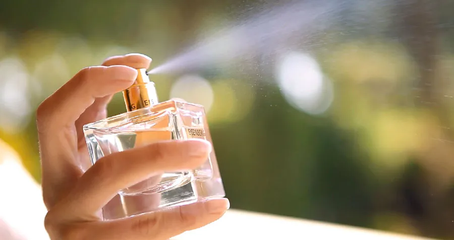 Cách chọn nước hoa nữ phù hợp với tính cách - 1