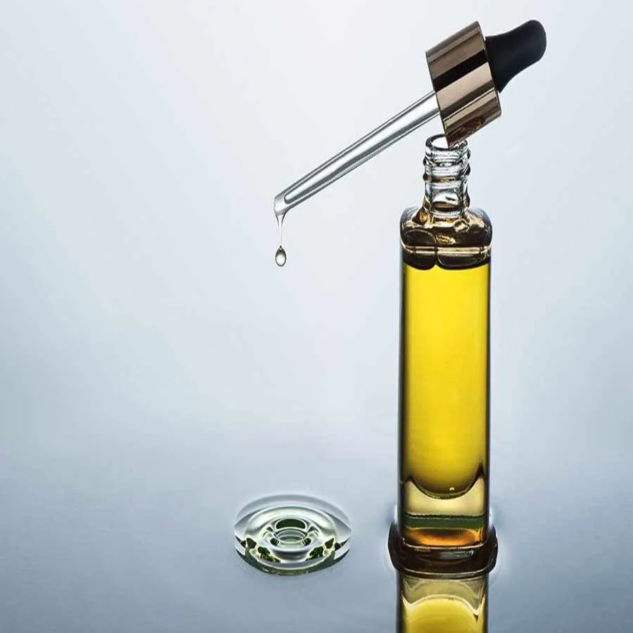 MINERAL OIL là gì? Công dụng của dầu khoáng trong mỹ phẩm có gây hại cho da