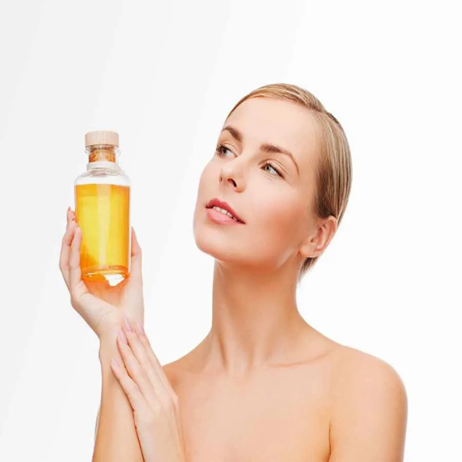 MINERAL OIL là gì? Công dụng của dầu khoáng trong mỹ phẩm có gây hại cho da