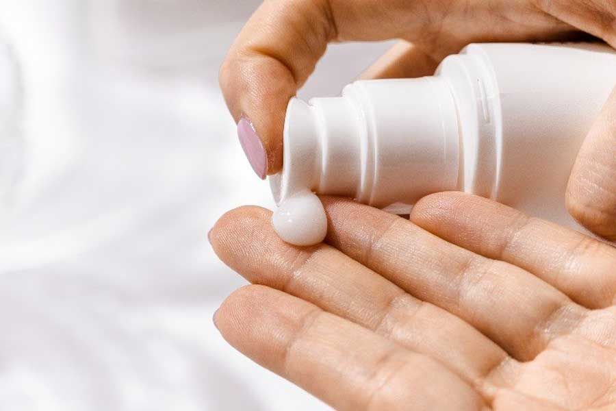 Review 9 kem chống nắng dạng gel mỏng nhẹ được nhiều khách hàng yêu thích cho da