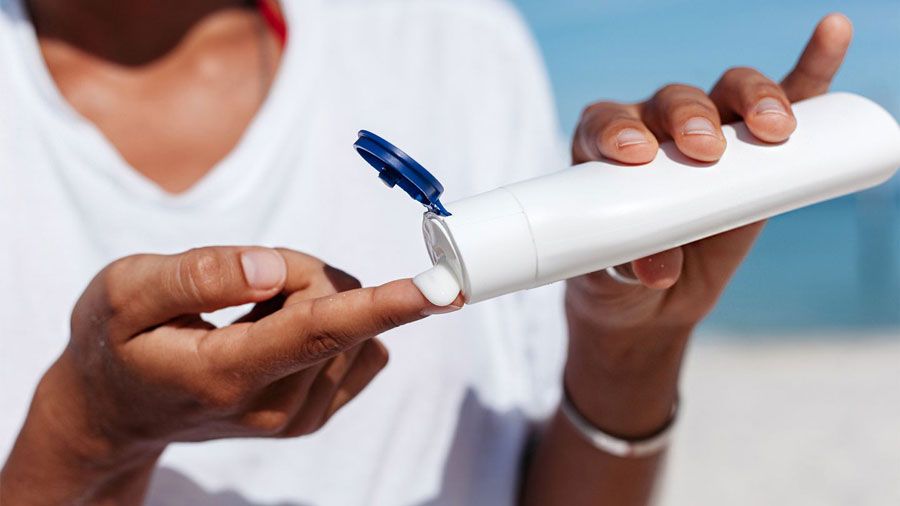 Review 9 kem chống nắng dạng gel mỏng nhẹ được nhiều khách hàng yêu thích cho da