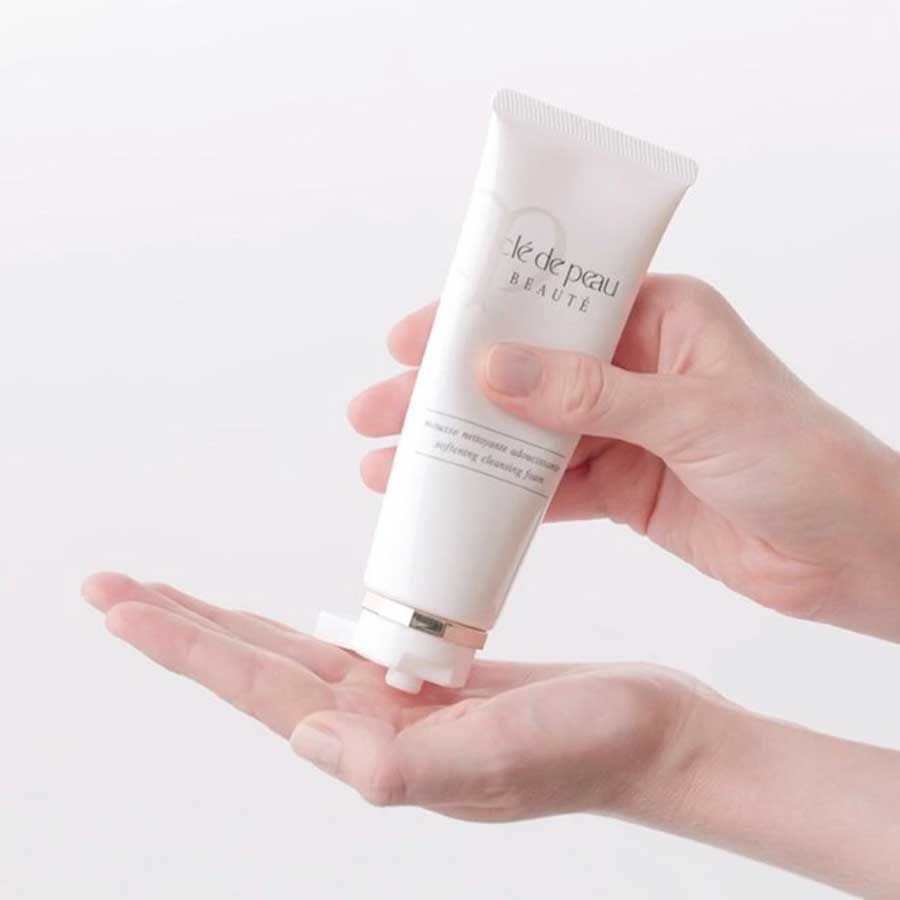 Review 13 sữa rửa mặt dạng bọt được nhiều khách hàng yêu thích cho da dầu mụn