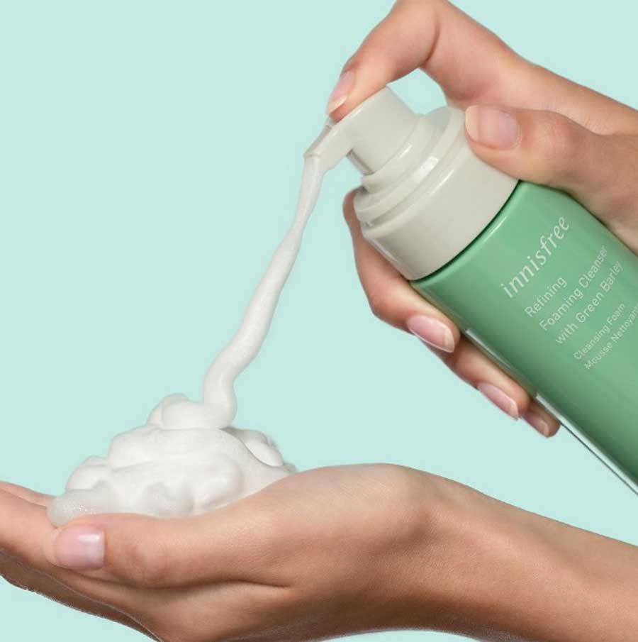 Review 13 sữa rửa mặt dạng bọt được nhiều khách hàng yêu thích cho da dầu mụn