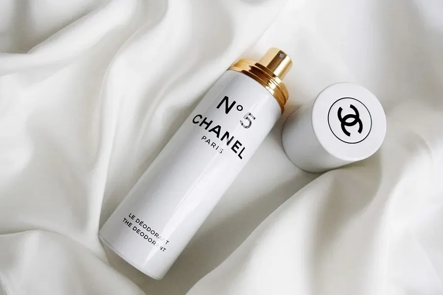 Top 5 xịt khử mùi nữ thơm lâu được nhiều khách hàng yêu thích hiện nay  - 5