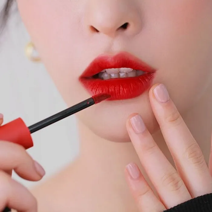 Cách đánh son lâu trôi trong 3 phút giúp nàng ăn uống thả ga