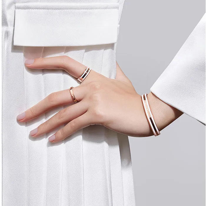 7 cách kiểm tra vòng tay Daniel Wellington thật - giả uy tín