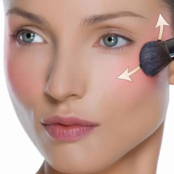 Tips trang điểm cho người má hóp giúp khuôn mặt đầy đặn hơn - 5