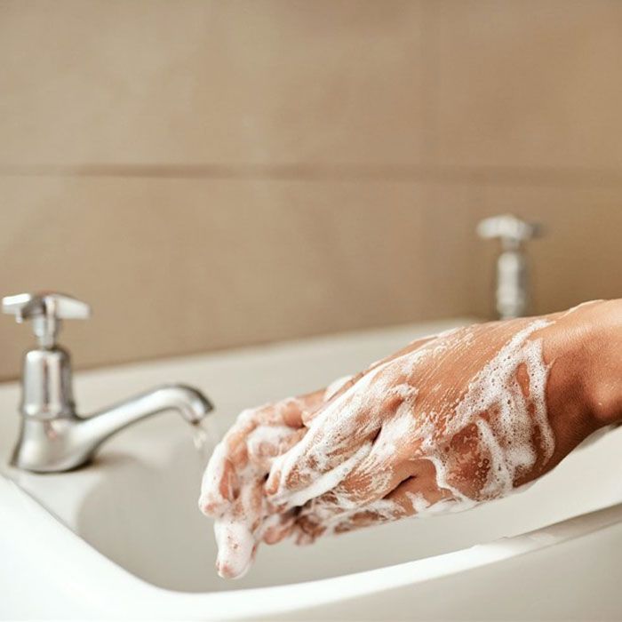 Cách chăm sóc da tay bị nhăn nheo trở nên mịn màng