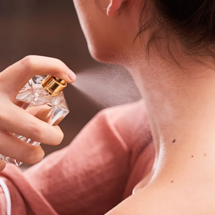 Review 10 địa chỉ mua nước hoa ngoại nhập chính hãng uy tín