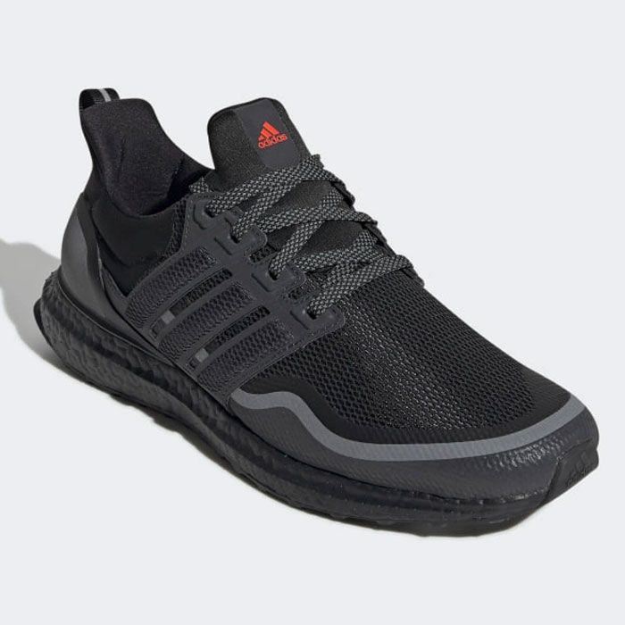 Top 10 giày chạy bộ Adidas nổi trội định phải có để bảo vệ chân