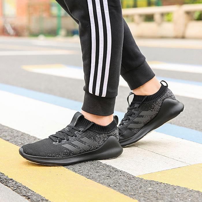 Top 10 giày chạy bộ Adidas nổi trội định phải có để bảo vệ chân