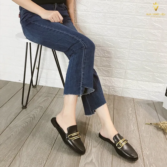 9 mẫu giày sục nữ đẹp được chị em săn đón nhiều hiện nay