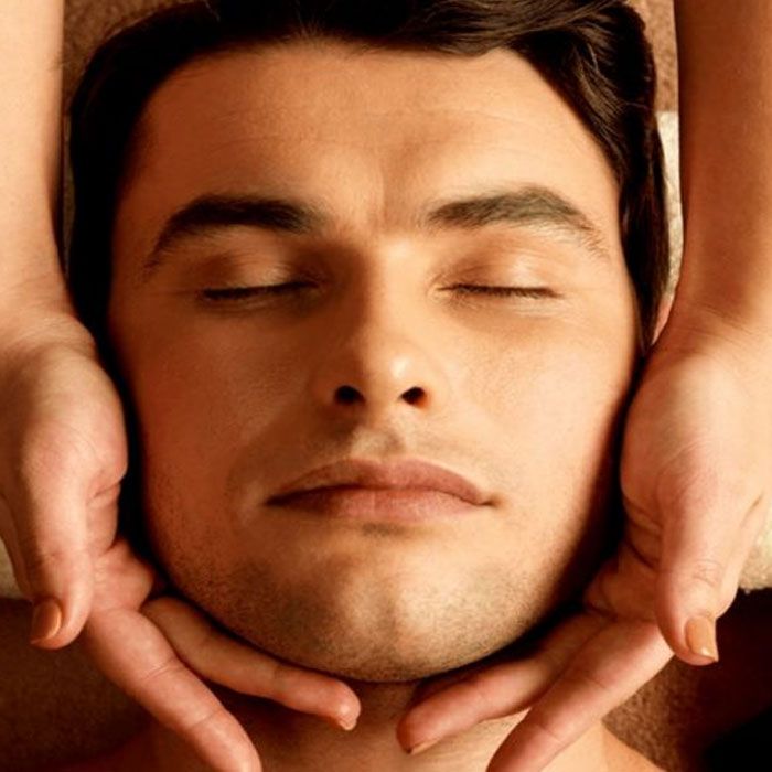 Hướng dẫn cách massage da mặt cho nam trẻ hóa và đẹp da